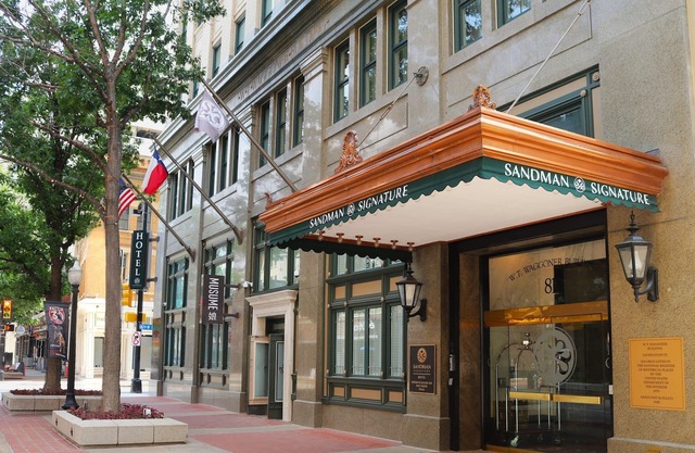 Sandman Signature Fort Worth Downtown Hotel