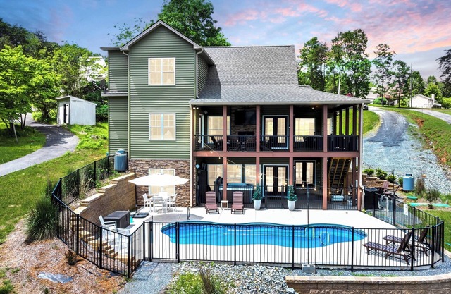 Sandy Bottom Cove, New Lakefront Luxury w/ Covered Decks + Heated Salt Pool, Beach, Hot Tub, Dock!