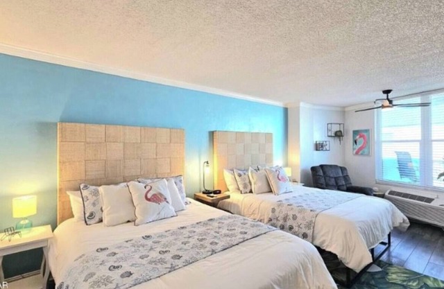 Sandy Toes! A bright and vibrant studio condo in Daytona Beach FL Unit 418!