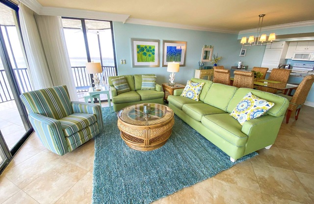 Condominio de lujo, balcón, playa, Sanibel Harbour Resort, Harbour Tower 611
