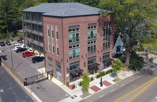 ** Sanitized, Safe, Perfect location in Cooper Young **