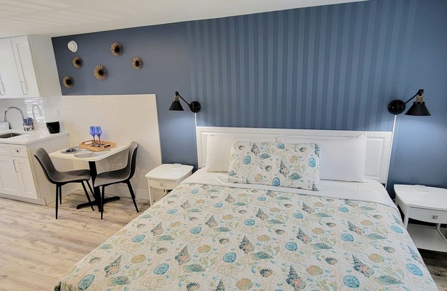 Satellite Motel - Sea & Bay View Bungalow 127