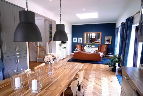 Scandi-Style 4B Bungalow Large Garden & Parking