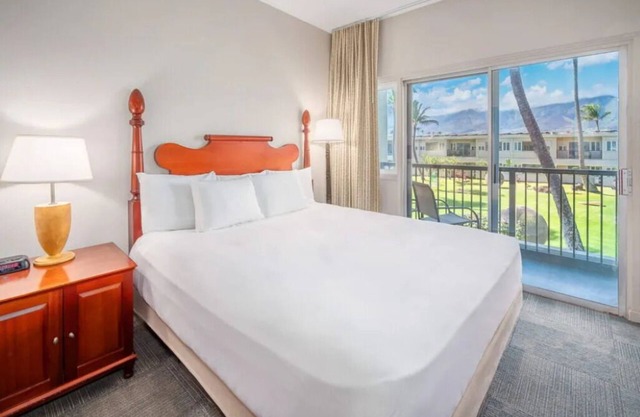 Scenic Beachfront Room with Access to Local Shops | Breathtaking Sunset