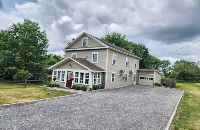 Scenic Finger Lakes Retreat ~ Lake Access & Cozy ~4 bedroom house in Skaneateles