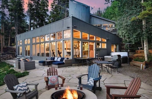 Scenic Mountain Retreat in Breckenridge – Elegant & Cozy