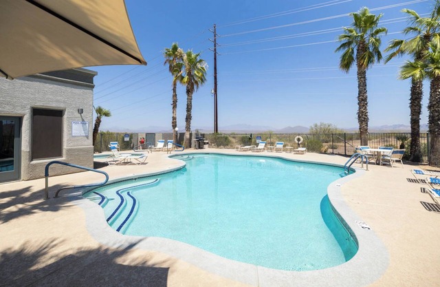 Scenic Snowbird Nest w/ Heated Pool and Hot Tub!