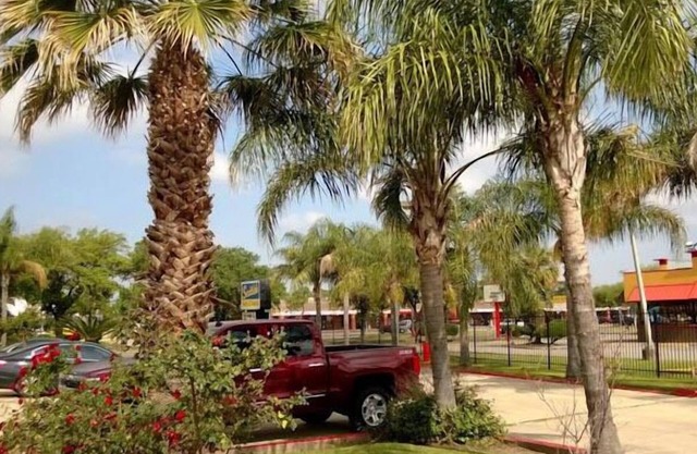 Scottish Inn & Suites - Hobby Airport