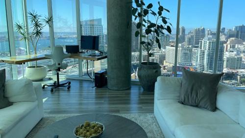 SD Sanctuary 360 Skyline Jewel