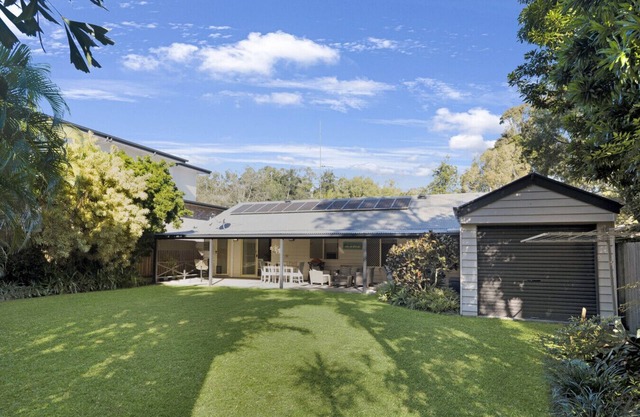 Sea Breeze Cottage at Mudjimba - Pet friendly