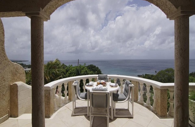 Sea Cruise, Barbados - 5 B/R villa w/ Staff