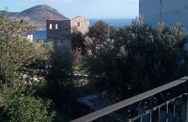 Sea-Esta Mani Mountain Retreat.