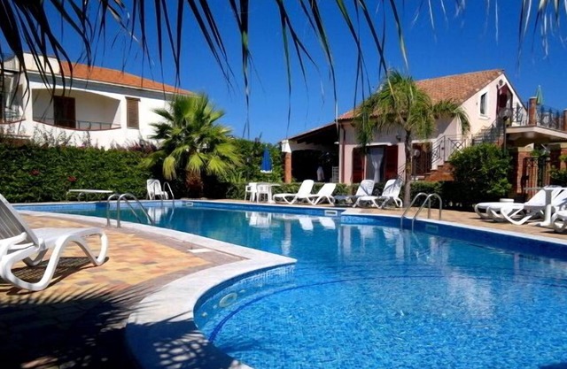 apartamentos frente al mar con piscina, terraza con vistas al mar, Wi-Fi