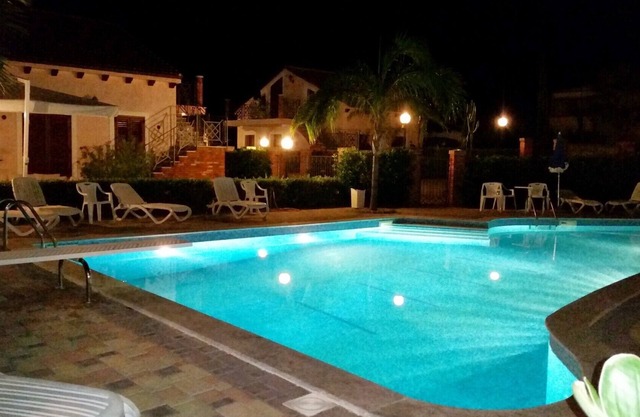 Apartamento junto al mar con piscina, terraza con vista al mar, WiFi, cerca de Cefalu Palermo
