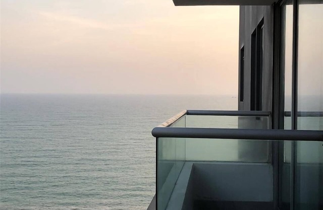 Sea view apartment /Apartamento con vista al mar
