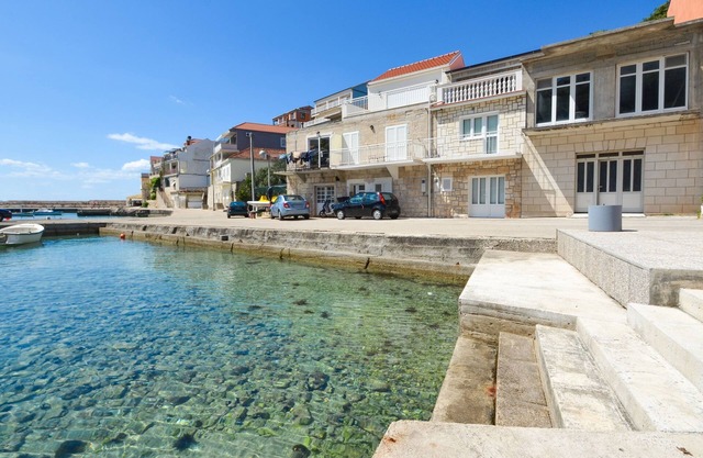 Casa para una familia con niños junto al mar Zavalatica, Korcula (K-19045)