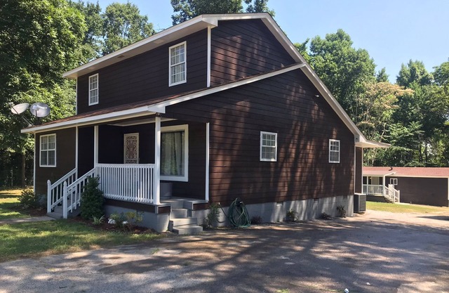 Secluded Cabin Home with 7 bedrooms and acreage