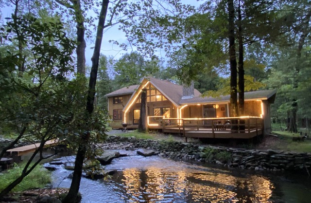 Secluded Chalet On Stream - Mins to Camelback