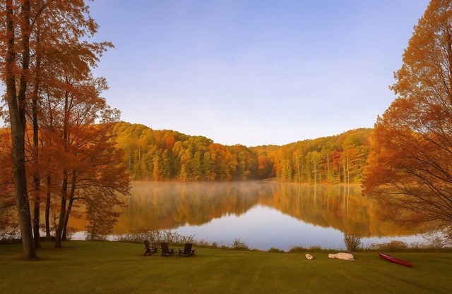 Secluded & Fancy Lake House. Free kayaks & canoe!