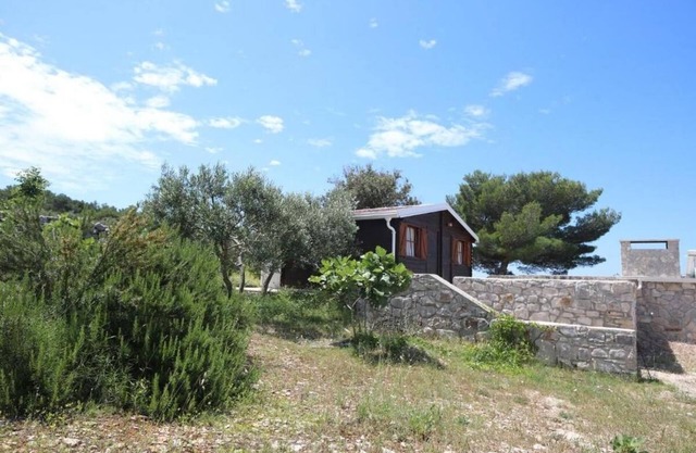 Casa Robinson con estacionamiento Bahía Mikavica, Žirje (K-22367)