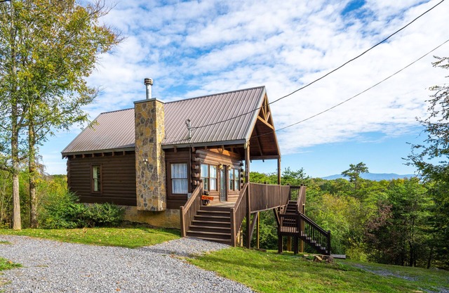 Secluded Mountain View Cabin w Private Lake Access