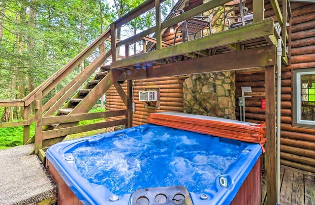 Secluded & Quiet Pocono Mountain Cabin w/ Hot Tub!