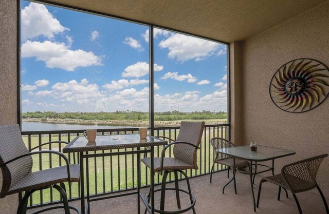 Second Floor River Strand Condo Overlooking the Golf Course - Sunny Life