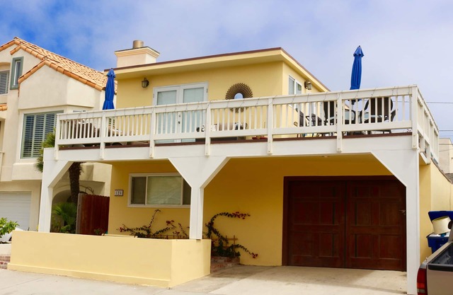 Mira y escucha el océano desde esta hermosa casa de playa