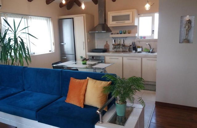 Selini Apartment with Jacuzzi
