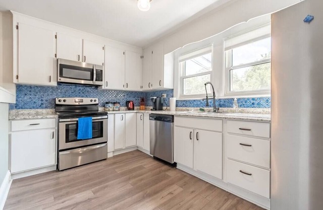 Separate Apt. w/ High End Comfortable Beds! Apt. C