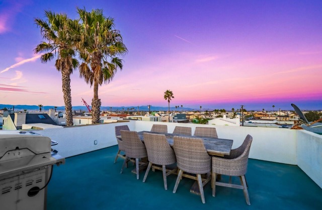 20% Off Sept 1-5, Rooftop Deck View Steps To Sand