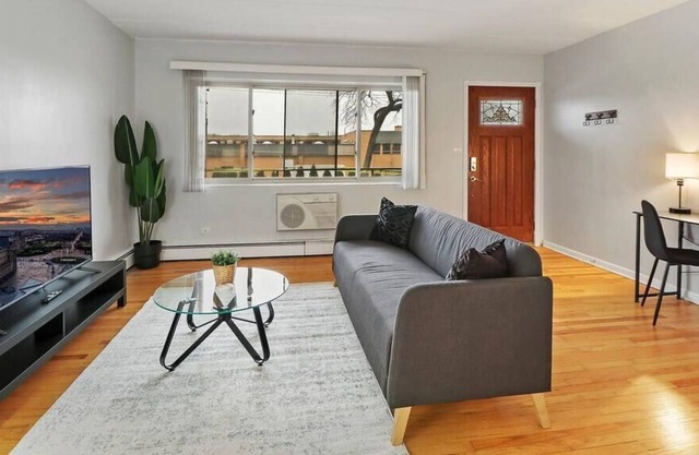 Lush 1BR Apartment in Quiet Community