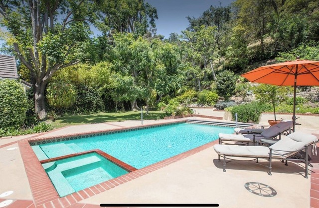 Residencia sereno y privado en las colinas de Bel Air