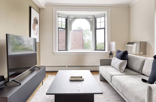 Serene Chestnut Hill 2BR nr Boston College T, by Blueground