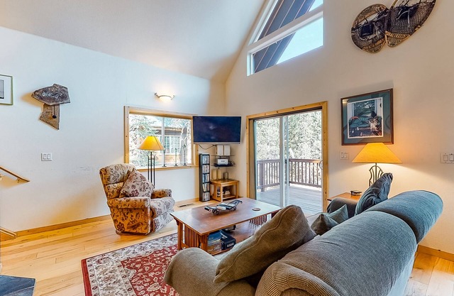 Serene, dog-friendly cabin with private hot tub, wood stove