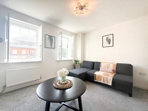 Serene Home ideally connected to Central London