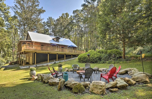 ¡NUEVO! Cabaña de madera pacífica en 3 acres - Cerca de Atlanta!
