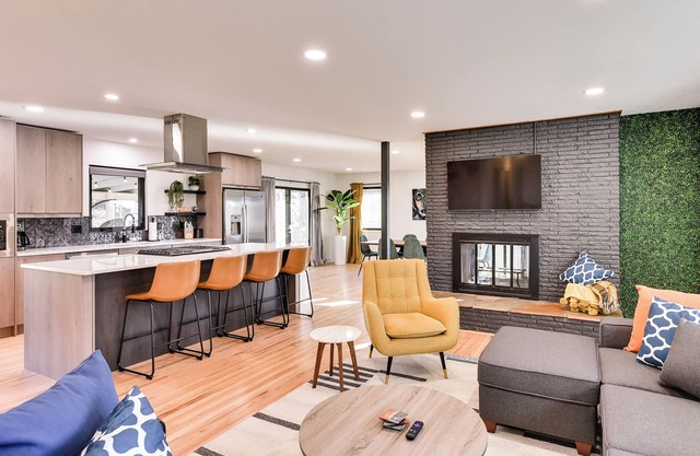 Serene Mid-Century Modern Escape