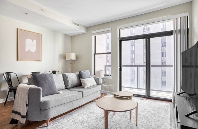 Serene Mount Vernon 1BR w/ Gym, Pool & W/D, near Metro, by Blueground