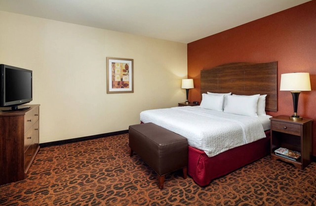 Serene Room w/ Complimentary Breakfast & Pool | Perfect for Couple Stay