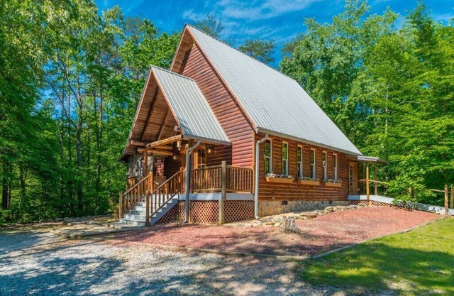 Capilla aislada cabina | 1BR 2 BA | Bañera de hidromasaje | Rutas de senderismo | Pozo de fuego