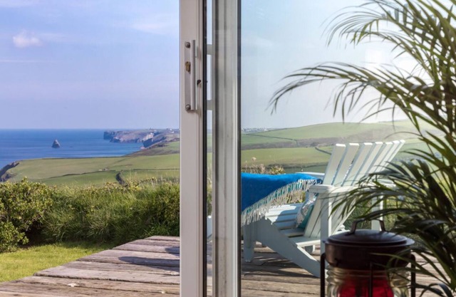Serenity: Stunning Ocean View & Private Hot Tub