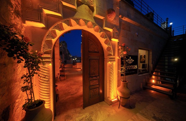 Serenus Cave Suites