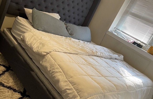 Serviced one bedroom apartment with fireplace