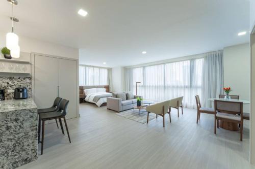 Serviced Studio for Rent with City Views in Panama City Center
