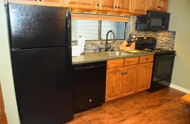 Seven Springs 3 BR Condo, walk to slopes! by RedAwning - Save 10% on 3 Nights, 15% on 5 Nights!