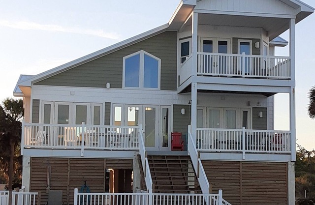 Frente al mar con piscina, a 22 pasos de la playa - Agosto, 10% de descuento, reserva directa