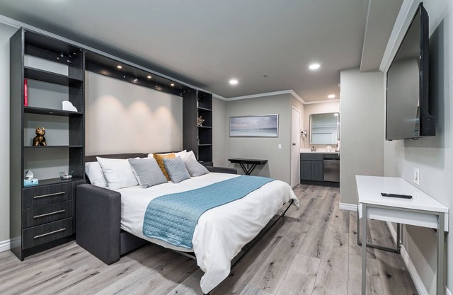 SGV+DTLA Omeo Deluxe King Ensuite
