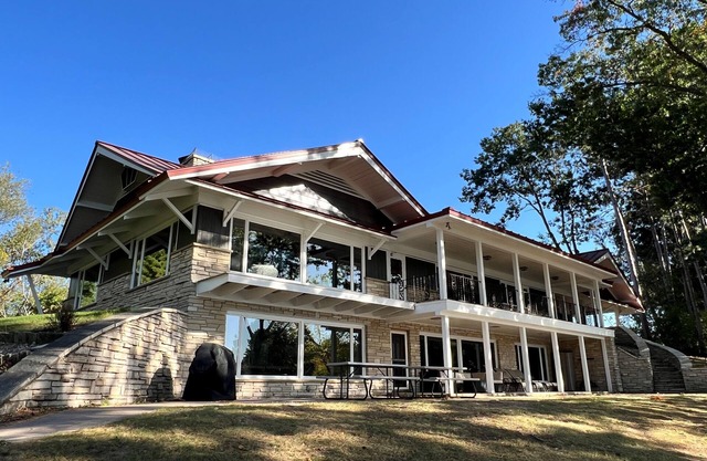 Shadow Lake Retreat House ~ Waterfront ~ ¡Incluye kayaks!