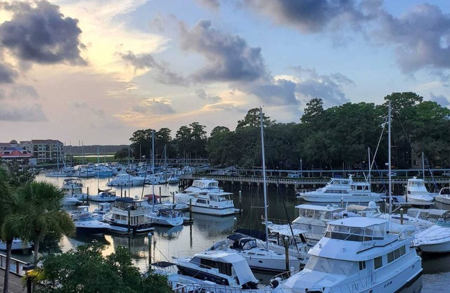 Shelter Cove: Walkable Area, Marina Views, & Pet Friendly!